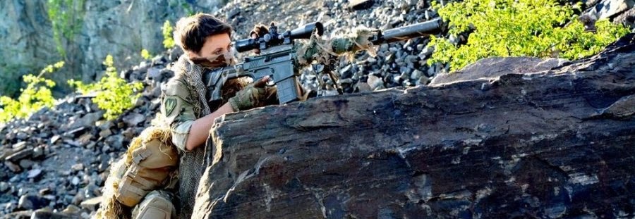 каска на жінці чи призиватимуть жінок в армію