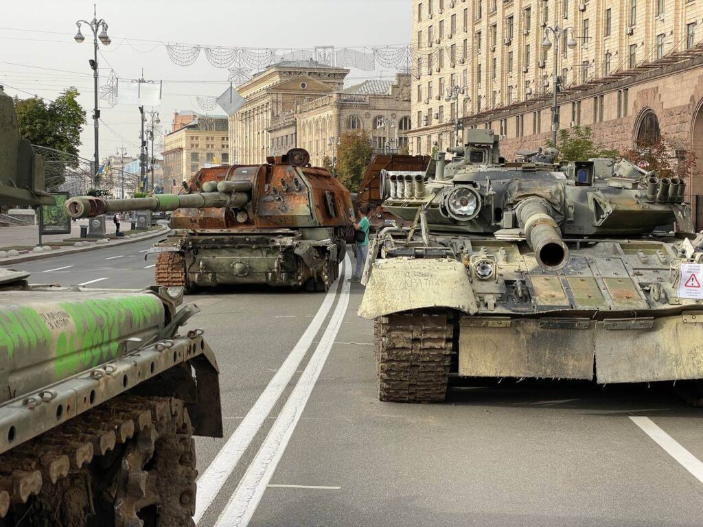 розбита російська техніка на параді у Києві